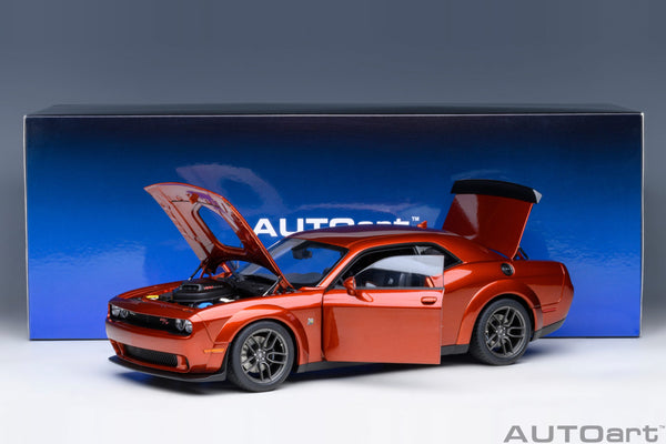 1/18 AUTOART 71773 Dodge Challenger R/T Scat Pack Shaker Widebody 