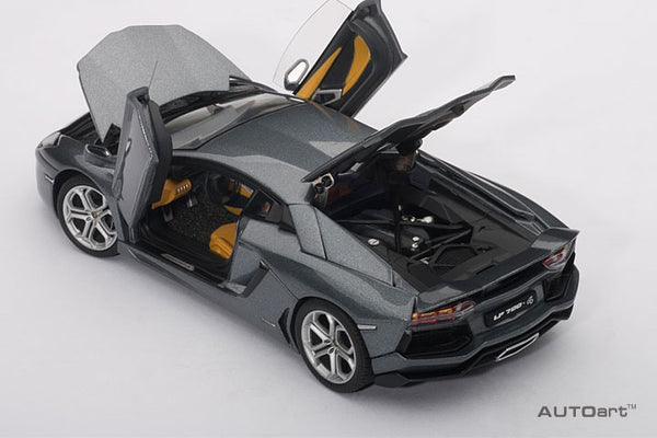 1/43 AUTOART 54646 Lamborghini Aventador LP700-4 (Grigio