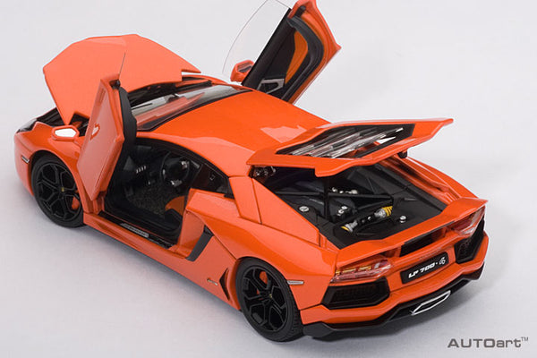 ミニカー Lamborghini LP700-4 AUTOart 1:43 1/43 AUTOart LAMBORGHINI AVENTADOR LP700-4 (GIALLO ORION
