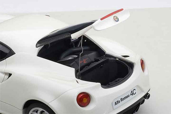 1/18 AUTOART 70188 Alfa Romeo 4C (Bianco Madreperla) – Network