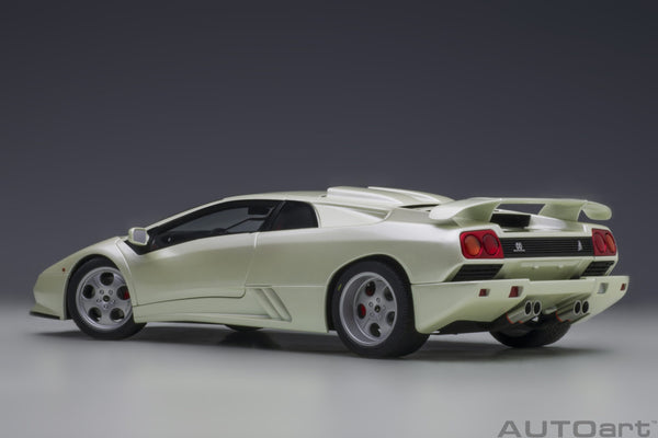 1/18 AUTOART 79141 Lamborghini Diablo SE Jota (Balloon White
