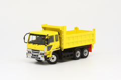 (Pre-Order) 1/64 Model 1 T66307 Mitsubishi Fuso The Great 1993 Tipper Truck Yellow