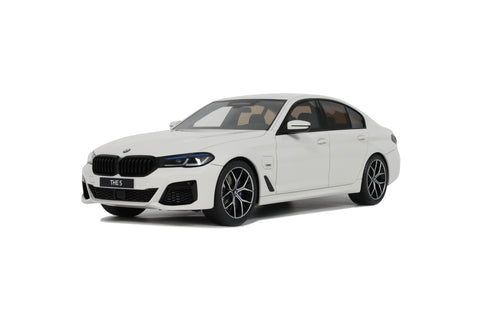 (Pre-Order) 1/18 GT Spirit GT496 BMW 545E X Drive Saloon M Sport 2023 Alpine White III