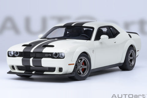 1/18 AUTOART 71766 Dodge Challenger SRT Superstock 2023 Knuckle White