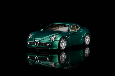 1/64 Motorhelix M69059 Alfa Romeo 8C Competizione 2008 Customized Green