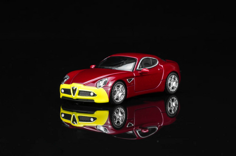 1/64 Motorhelix M69064 Alfa Romeo 8C Competizione 2008 Rosso w/ Yellow Front Bumper