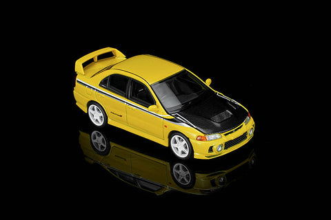 1/64 Motorhelix M64027 Mitsubishi Lancer Evolution 4 GSR Customized Yellow w/ CF Bonnet