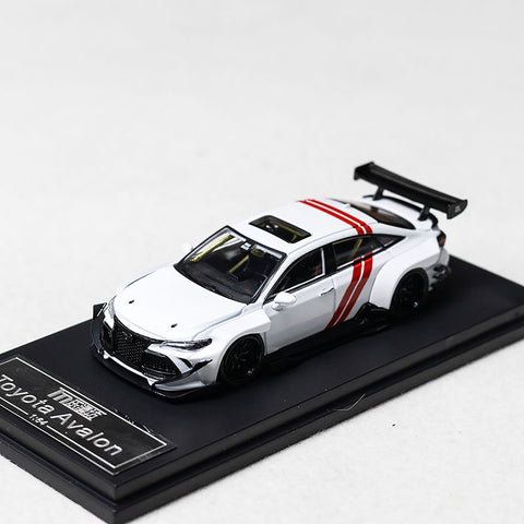 1/64 LeManFang LMFTAW Toyota Avalon XX50 White