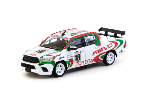 1/64 Tarmac T64-041-WH2 Toyota Hilux White