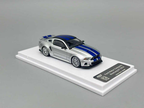 (Pre-Order) 1/64 DCM DCMFMSBL Ford Mustang GT 2014 NFS Silver w/ Blue Stripes