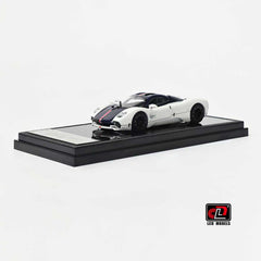 (Pre-Order) 1/64 LCD Models LCD64039-WB Pagani Utopia White/ Carbon Black