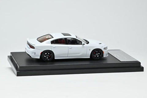 (Pre-Order) 1/64 7cm Model 7CMDCHW Dodge Challenger SRT Hellcat White Knuckle