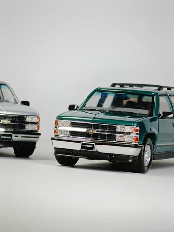 (Pre-Order) 1/64 Bliss Mold BMGMCSG GMC Suburban GMT400 Manx Green