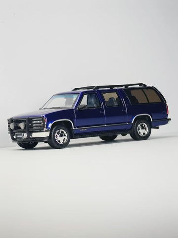 (Pre-Order) 1/64 Bliss Mold BMGMCSBL GMC Suburban GMT400 Metallic Blue