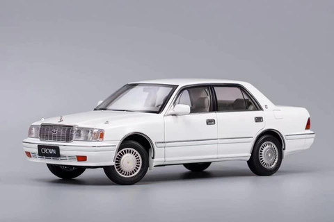 1/18 Keng Fai KF027-2 Toyota Crown Pearl White LHD