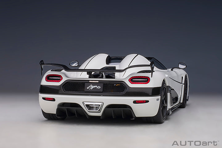 1/18 AUTOart Koenigsegg Regera Blanc/Noir Carbone 79027 1/18 AUTOart Koenigsegg Regera Blanc/Noir Carbone 79027
